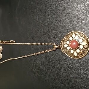 New DaVinci Necklace & Earring Set